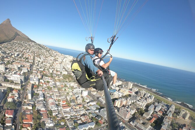 Tandem Paragliding in Cape Town with views of Table Mountain - From Signal Hill to Sea Point: the route that makes Cape Town make sense