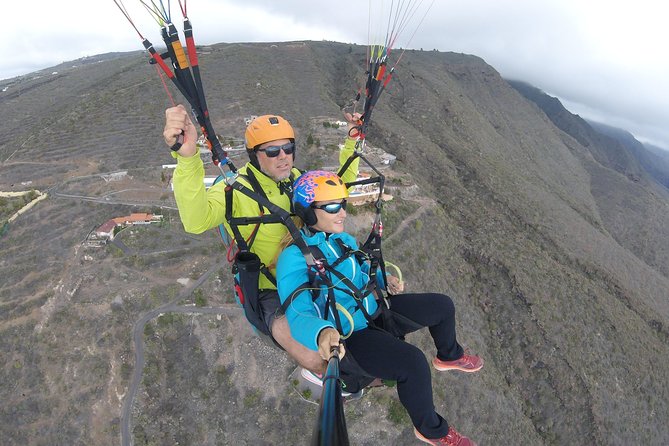 Tandem paragliding in Tenerife - Takeoff and Air Time: 15 to 25 minutes where you stop thinking