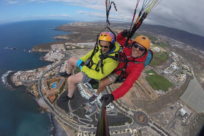 Tandem paragliding in Tenerife - Small group energy (max 4 travelers) and how it affects your experience