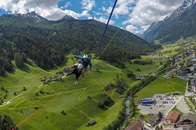 Tandem Paragliding Tirol, Austria - From Moos 12 to the Top: How the Cable Car Sets the Tone