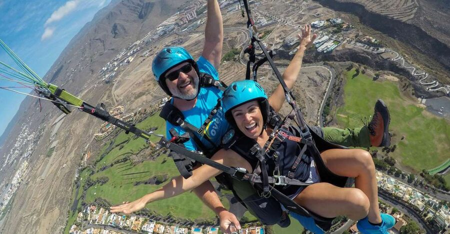 Tenerife: Acrobatic Paragliding Tandem Flight - The acrobatic part: wingovers, deep spirals, and how to handle the G-forces