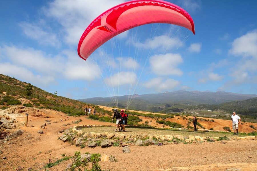 Tenerife: Paragliding Flight - Pickup and the south-of-Tenerife ride day (what happens in real time)
