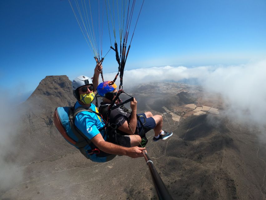 Tenerife: Paragliding with National Champion Paraglider - Small Group Advantage: Flying in a Tight Team, Not a Crowd
