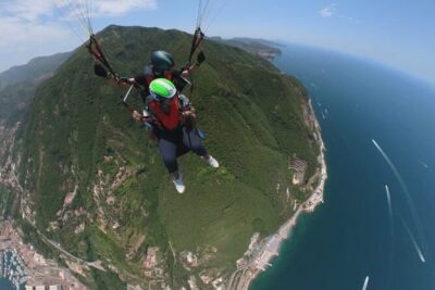 Two-seater paragliding Amalfi and Sorrento Coast Monte Faito - The view plan: Positano, Capri, Pompeii, and Vesuvius