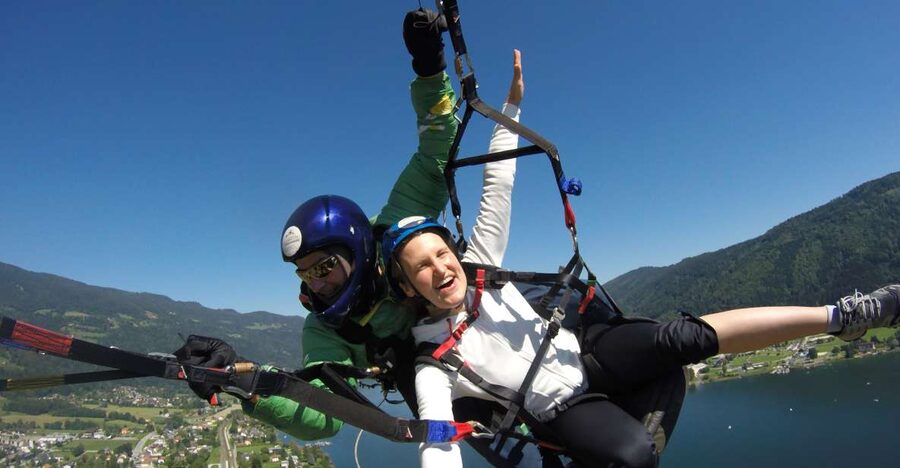 Villach/Ossiachersee: Paragliding "Action" Tandemflug - Gerlitzen Alpe: your first aerial view before you’re strapped in